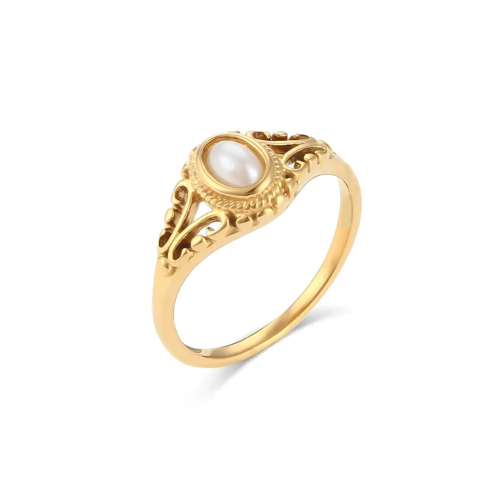 Iosefka 18K Gold Ring